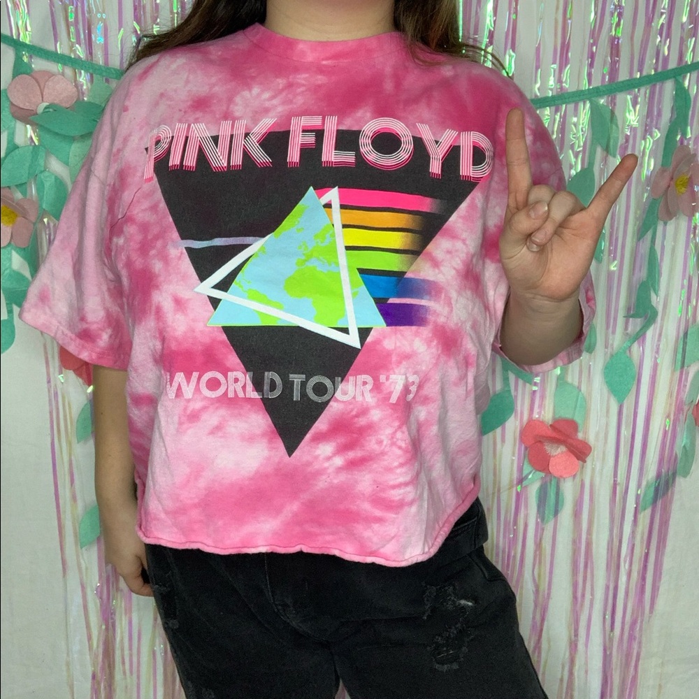 NWOT PINK Tye Dyed Pink Floyd Cropped Tee